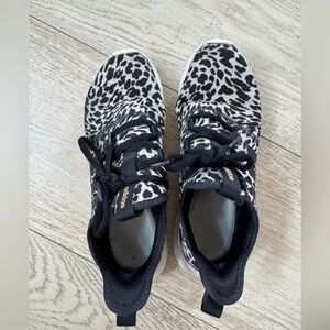 Adidas lightweight Leopard Print Athletic Sneakers - Black & White size 8
